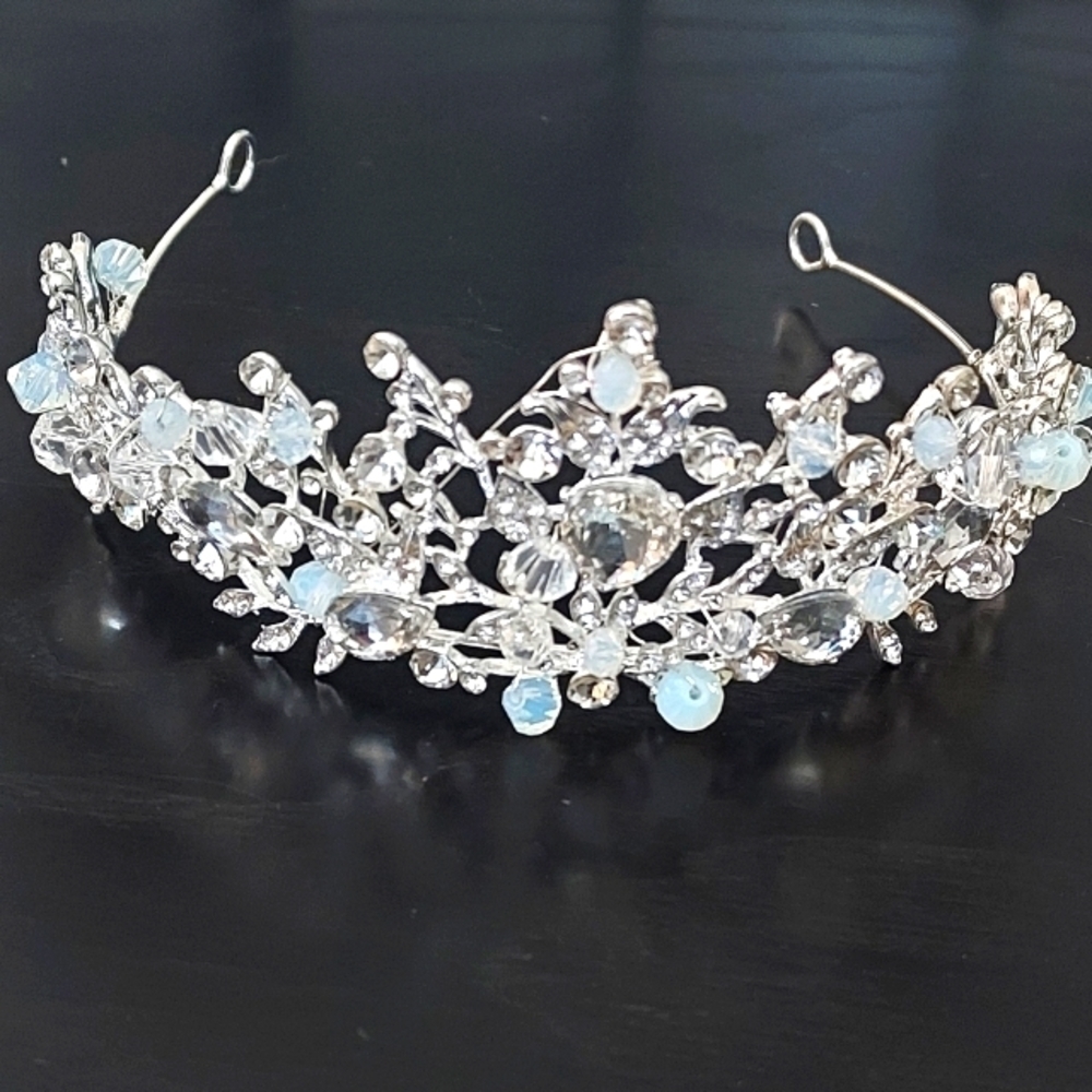 NWT - ZYMLOVE Wedding Bridal Tiara Princess Crown Bridal With Matching Earrings.